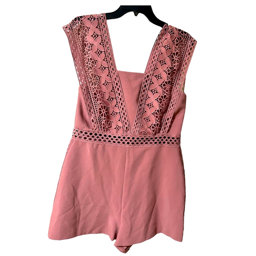 Ladies Lace romper - Picture 4 of 5